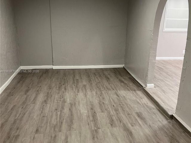 Продажа дома по адресу 417 SW 8th Ave - фото 7476187