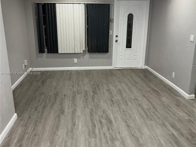 Продажа дома по адресу 417 SW 8th Ave - фото 7476189