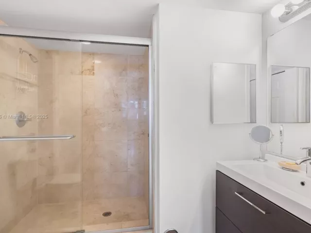 Продажа квартиры #2708 - фото 6774354