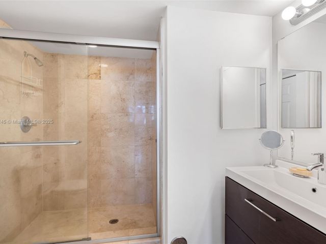 Продажа квартиры #2708 - фото 6774354