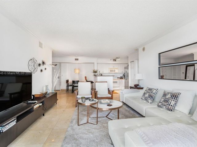 Продажа квартиры #2708 - фото 6774358