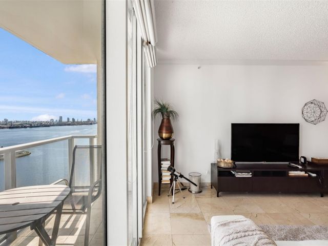 Продажа квартиры #2708 - фото 6774363