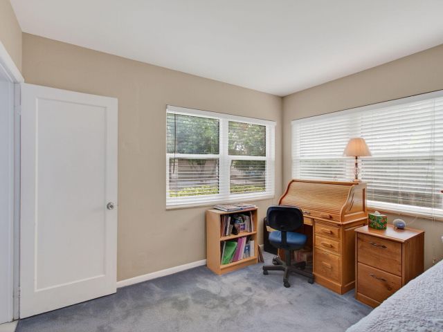 Продажа дома по адресу 254 NE 22nd Street - фото 6772392