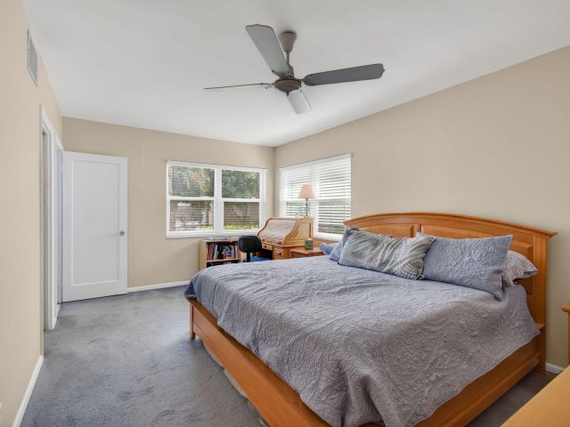 Продажа дома по адресу 254 NE 22nd Street - фото 6772393