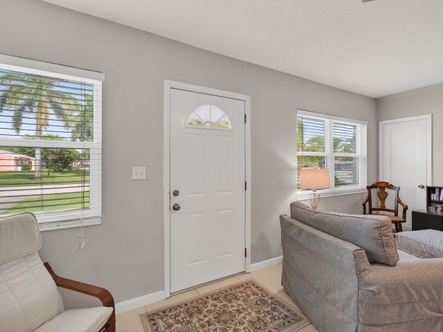 Продажа дома по адресу 254 NE 22nd Street - фото 6772407