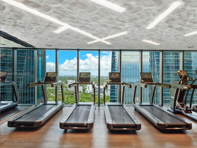 Продажа квартиры #2405 - фото 6774120