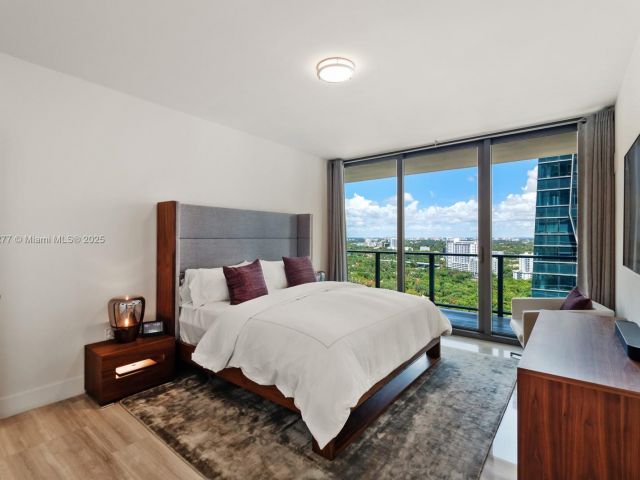 Продажа квартиры #2405 - фото 6774130