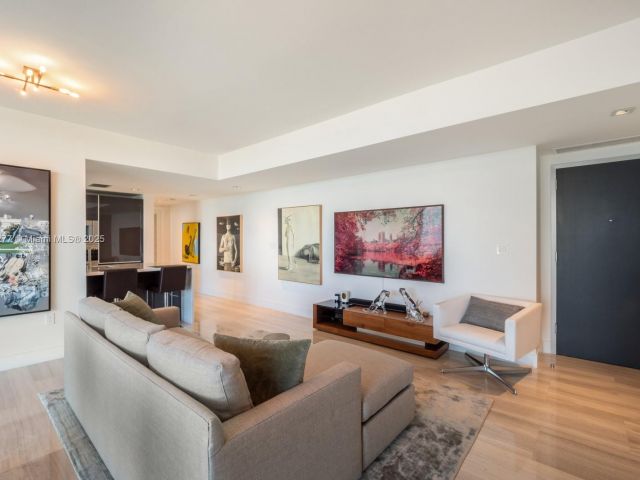 Продажа квартиры #2405 - фото 6774131