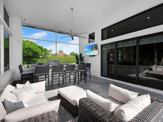 Продажа дома по адресу 15271 Tall Oak Avenue - фото 6774798