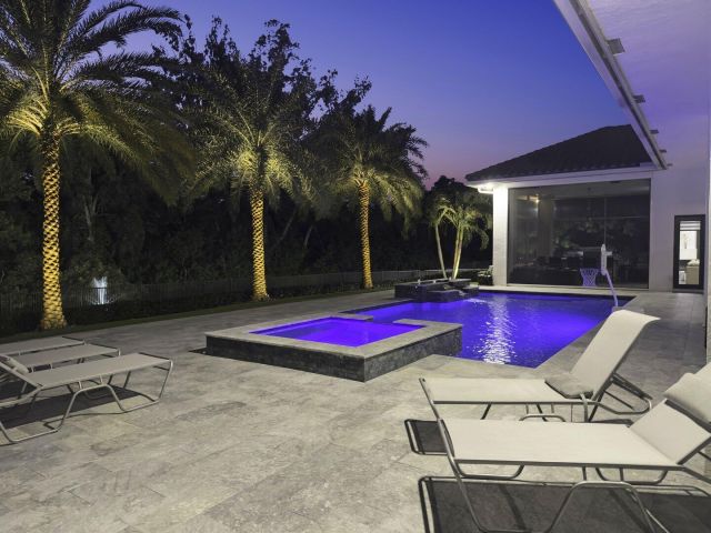 Продажа дома по адресу 15271 Tall Oak Avenue - фото 6774803