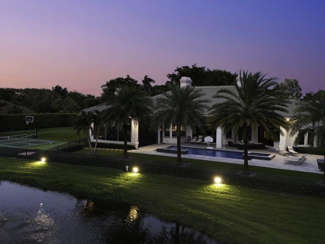 Продажа дома по адресу 15271 Tall Oak Avenue - фото 6774805