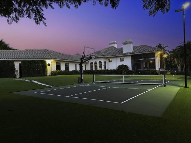 Продажа дома по адресу 15271 Tall Oak Avenue - фото 6774806