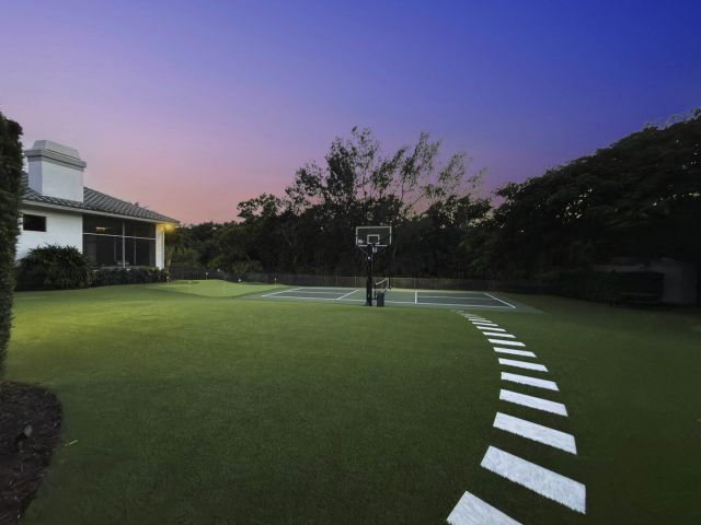 Продажа дома по адресу 15271 Tall Oak Avenue - фото 6774808