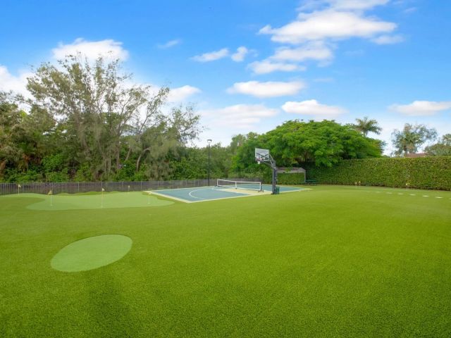 Продажа дома по адресу 15271 Tall Oak Avenue - фото 6774809