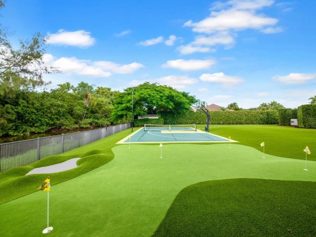 Продажа дома по адресу 15271 Tall Oak Avenue - фото 6774810