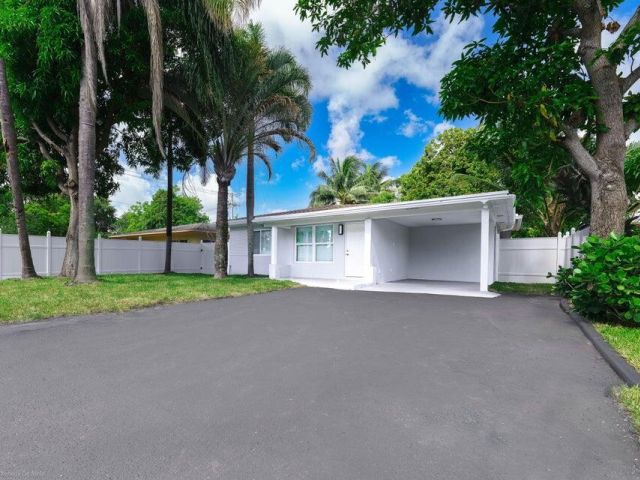 Дом в аренду по адресу 1405 NW 7th Terrace - фото 6774522