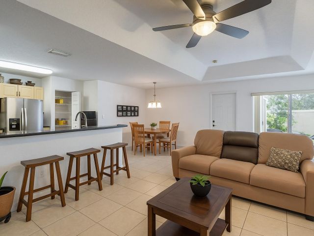 Дом в аренду по адресу 3381 Commodore Court - фото 6775057