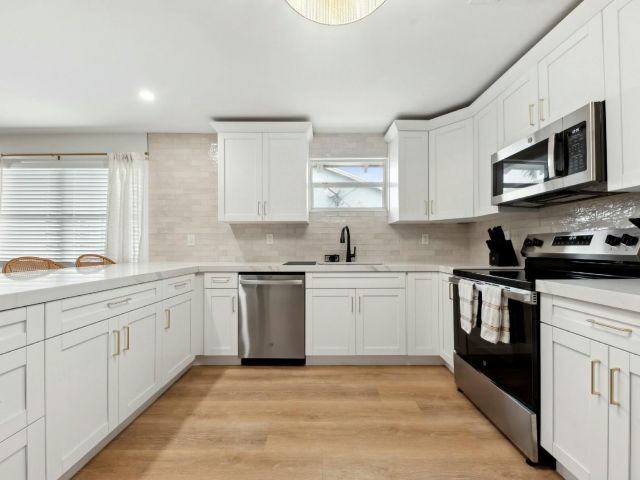 Дом в аренду по адресу 125 NW 3rd Avenue - фото 6774831