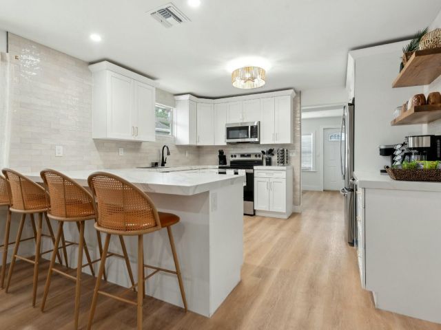 Дом в аренду по адресу 125 NW 3rd Avenue - фото 6774832