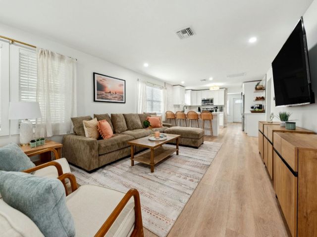 Дом в аренду по адресу 125 NW 3rd Avenue - фото 6774834