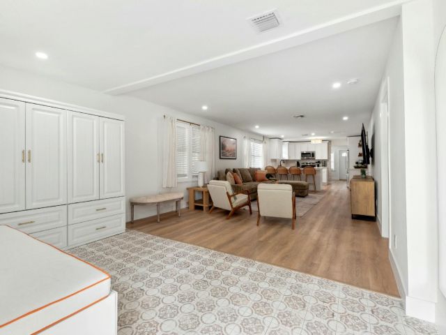 Дом в аренду по адресу 125 NW 3rd Avenue - фото 6774835