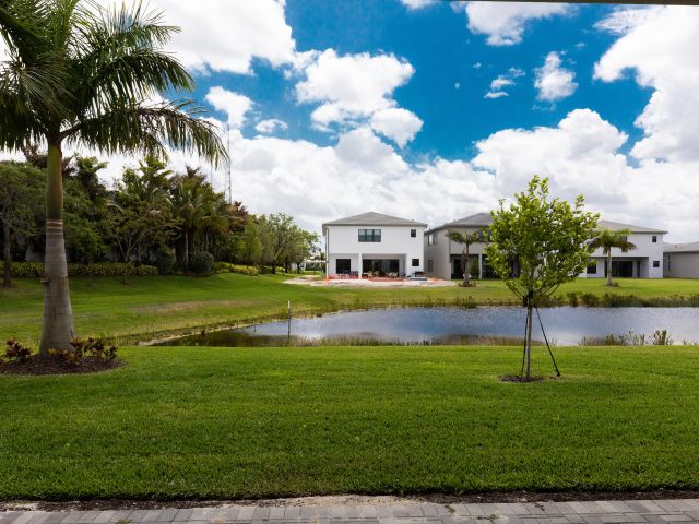 Продажа дома по адресу 8252 Crystal Downs Avenue - фото 6775365