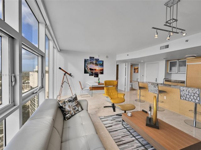 Продажа квартиры #4807 - фото 6780002