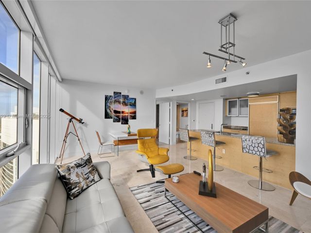 Продажа квартиры #4807 - фото 6780009