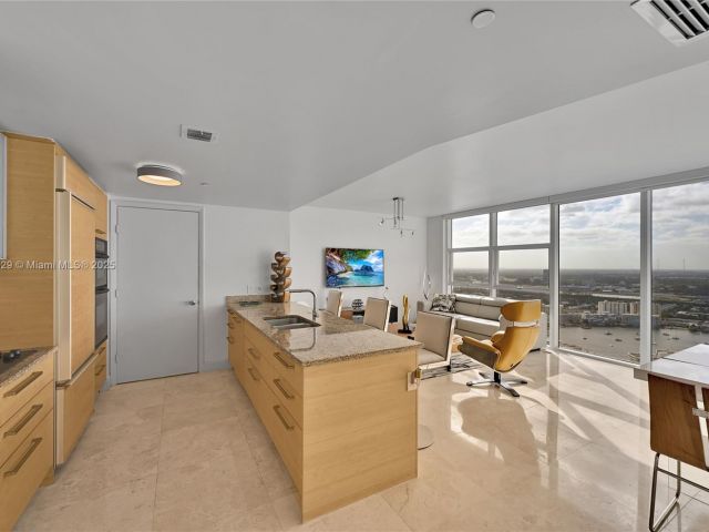 Продажа квартиры #4807 - фото 6780013