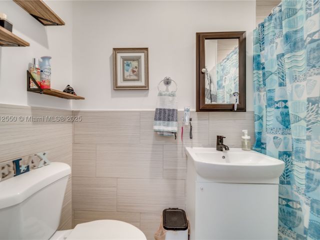 Продажа дома по адресу 7440 Fillmore St - фото 8747022