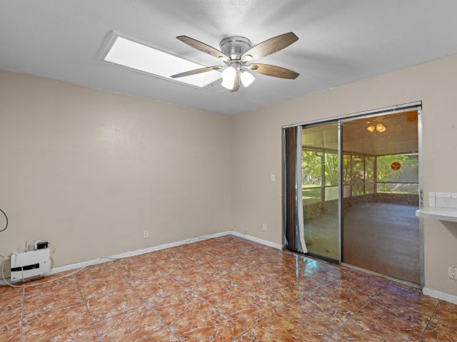 Продажа дома по адресу 2031 Pinehurst Drive - фото 6808401