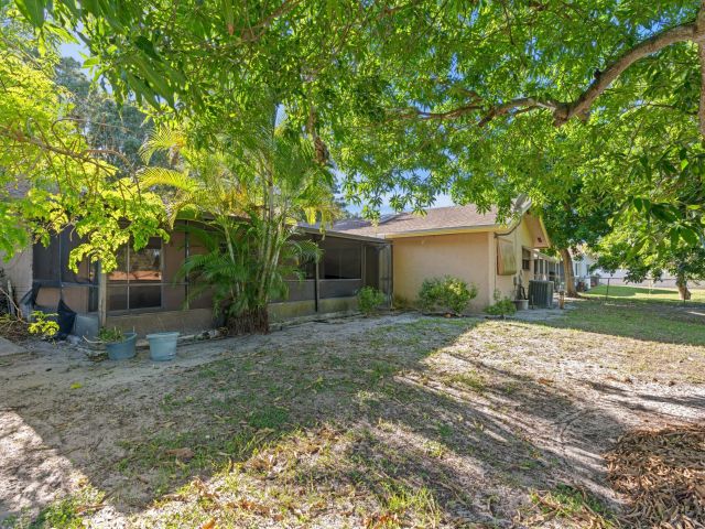 Продажа дома по адресу 2031 Pinehurst Drive - фото 6808414