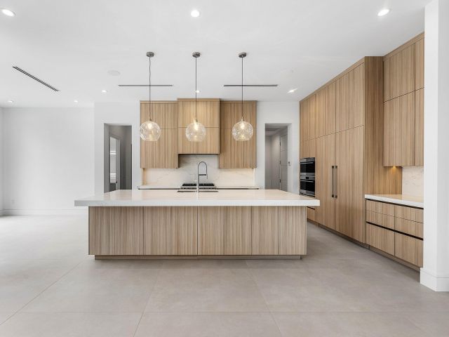 Продажа дома по адресу 498 NE 6th Street - фото 6775280