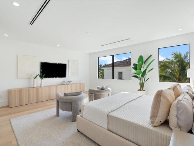 Продажа дома по адресу 498 NE 6th Street - фото 6862877