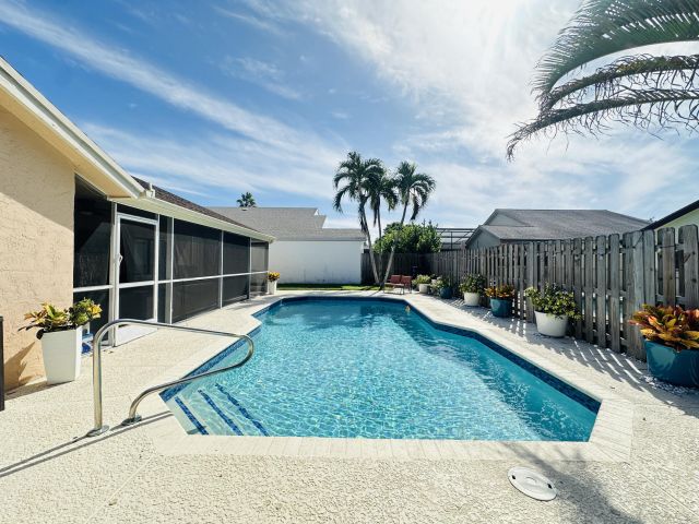 Продажа дома по адресу 21023 Rustlewood Avenue - фото 6782965