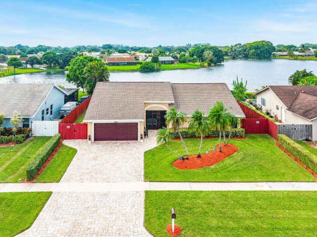 Продажа дома по адресу 9767 Richmond Circle - фото 6779863