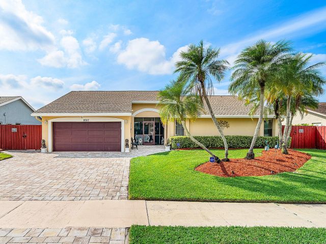 Продажа дома по адресу 9767 Richmond Circle - фото 6779871