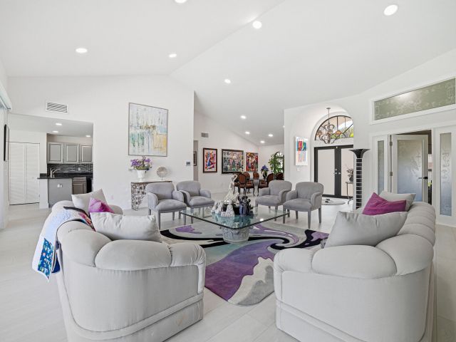 Продажа дома по адресу 11374 Boca Woods Lane - фото 6782971