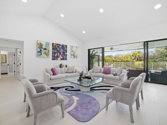 Продажа дома по адресу 11374 Boca Woods Lane - фото 6782973