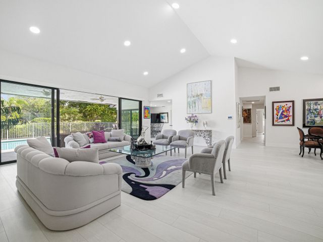 Продажа дома по адресу 11374 Boca Woods Lane - фото 6782974