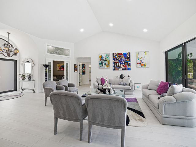 Продажа дома по адресу 11374 Boca Woods Lane - фото 6782975