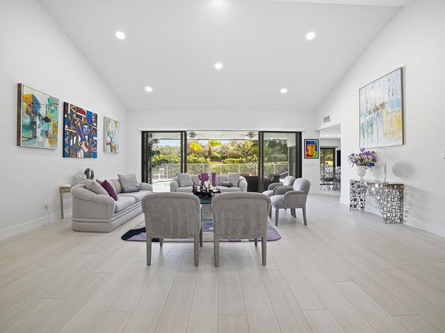 Продажа дома по адресу 11374 Boca Woods Lane - фото 6782976