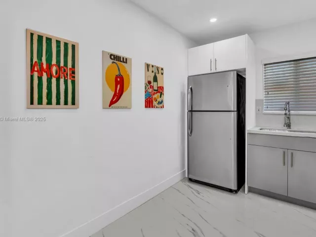 Дом в аренду по адресу 797 NW 35th St - фото 6776019