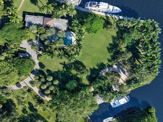 Продажа дома по адресу 1600 SW 15th Avenue - фото 6778488