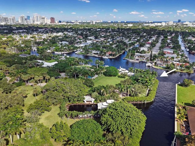 Продажа дома по адресу 1600 SW 15th Avenue - фото 6778492