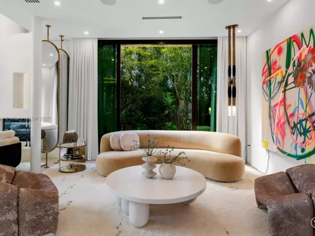 Продажа дома по адресу 2053 N Bay Rd - фото 6778274