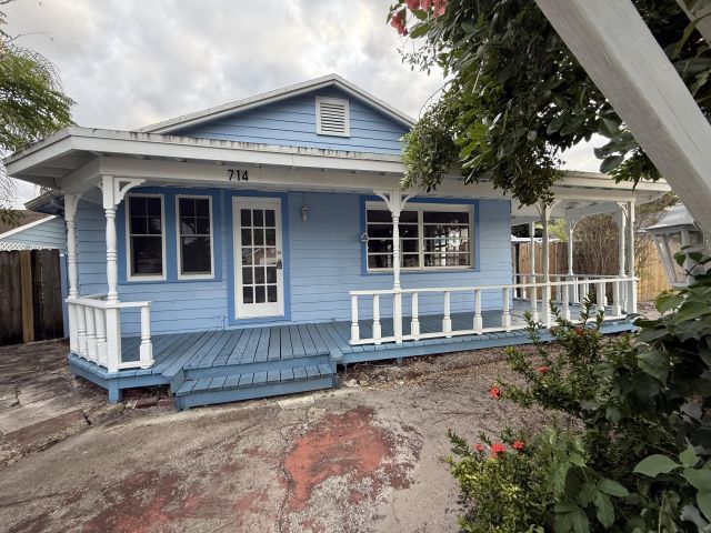 Дом в аренду по адресу 714 W Lakewood Road A - фото 6791731