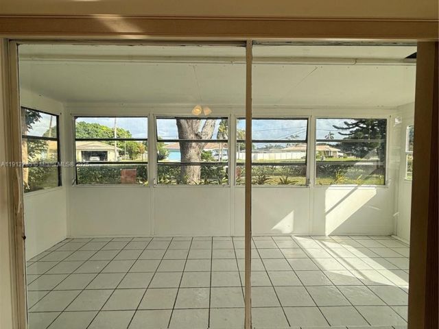 Дом в аренду по адресу 300 NW 42nd St 0 - фото 7453052