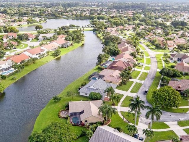 Дом в аренду по адресу 10758 Cypress Bend Drive - фото 6808777
