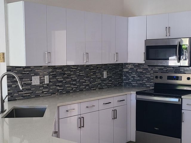 Дом в аренду по адресу 10758 Cypress Bend Drive - фото 6808790